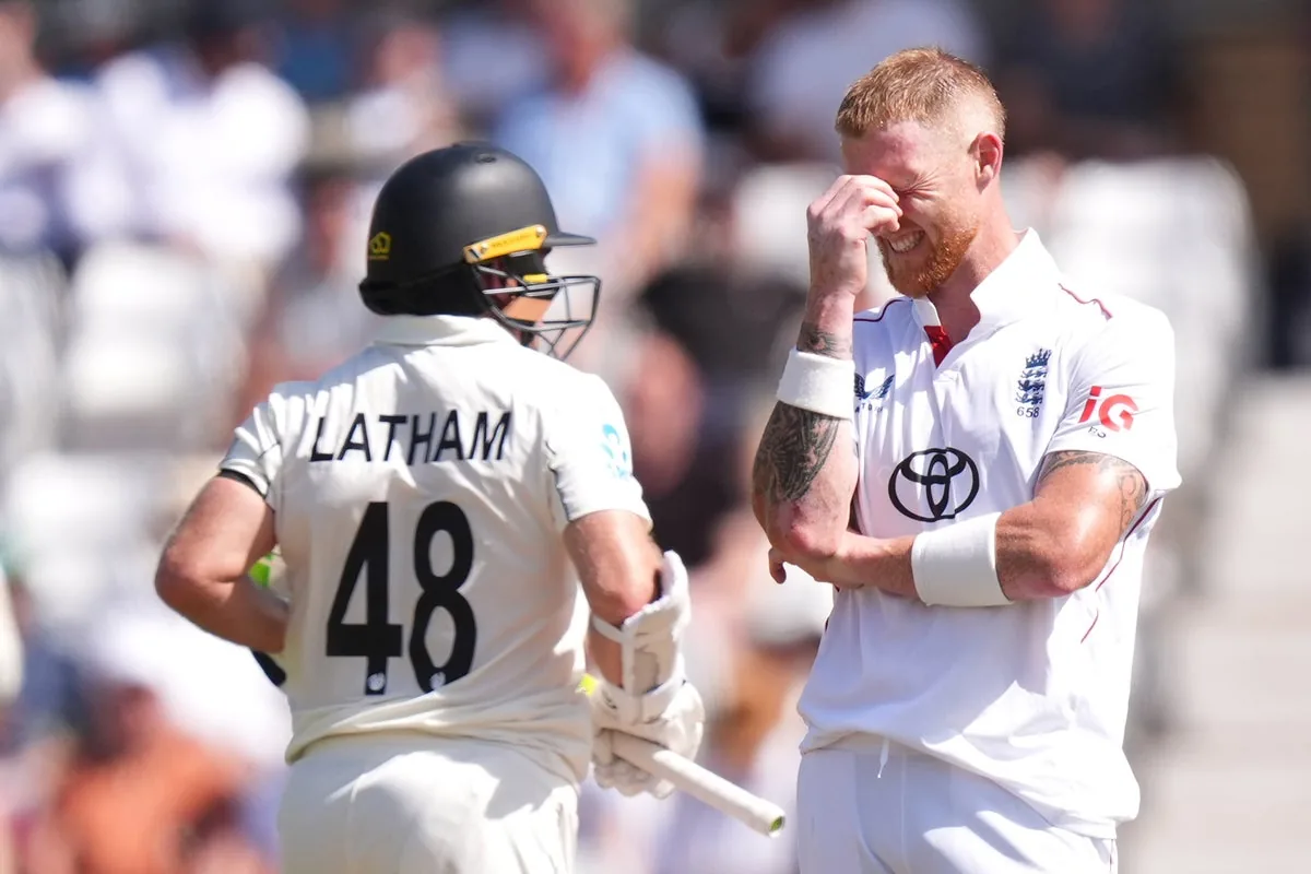 Nottinghamshire: Ben Duckett capitalises on dropped catch to score century for England