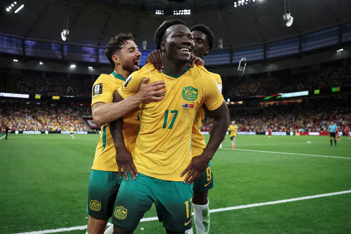 Australia and Paraguay clash for knockout stage qualification image 1
