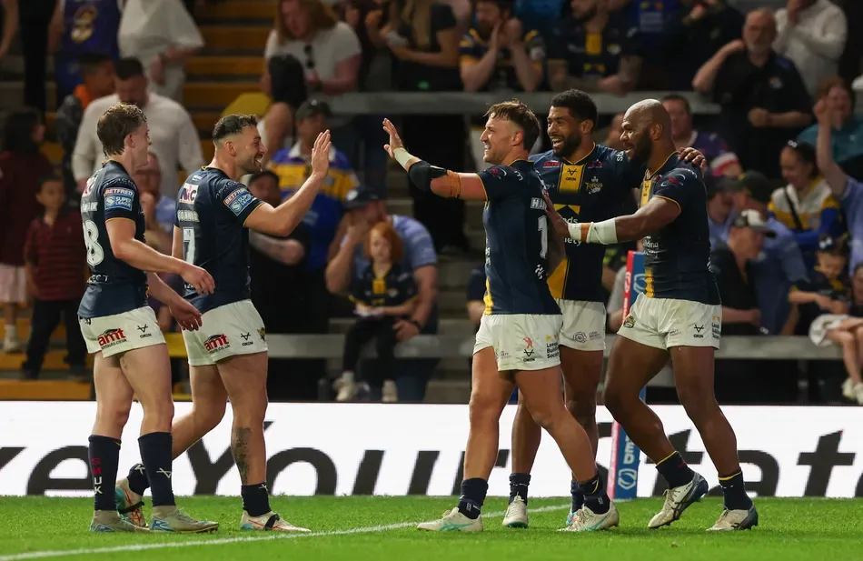Leeds Rhinos extend Super League lead with victory over Bradford Bulls image 1