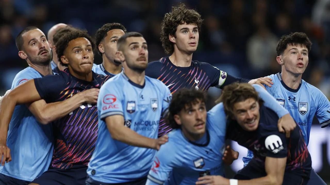 Sydney FC holds Tottenham to draw in friendly, Spurs win shootout image 1