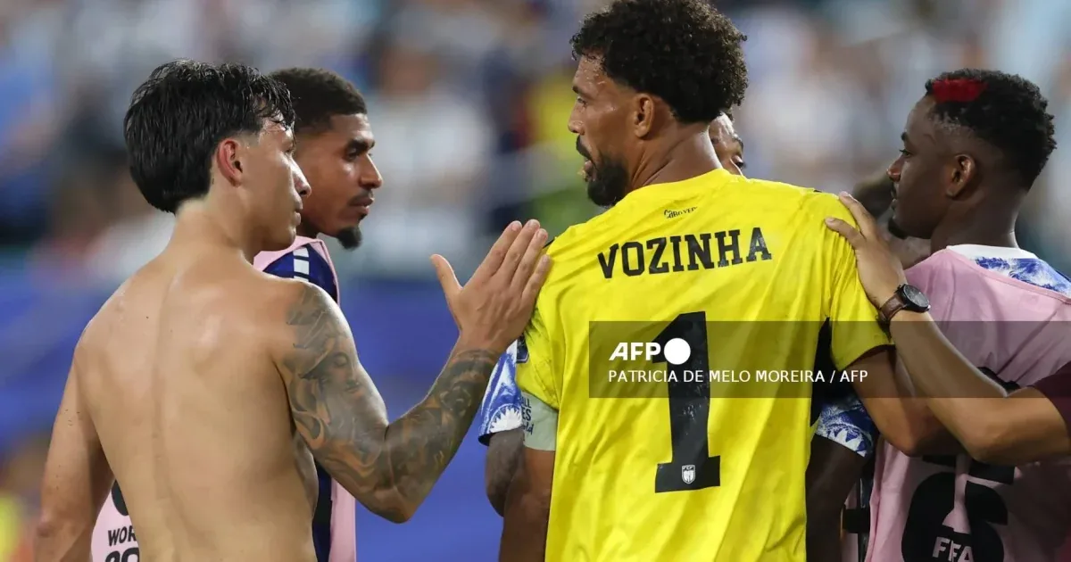Manchester United’s Lisandro Martinez Suffers Injury in World Cup Final