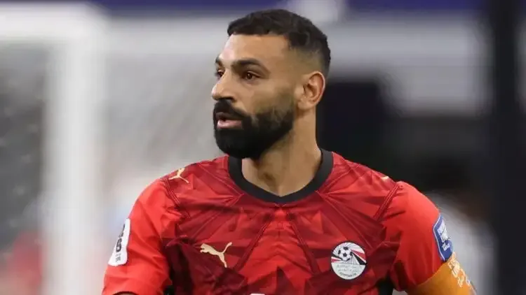 Liverpool legend Mohamed Salah chooses preferred next move as truth on Chelsea links emerge